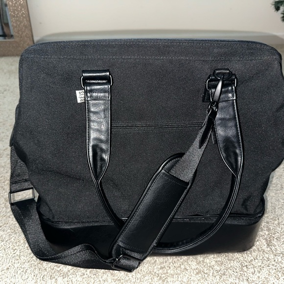 Béis Convertible Mini Weekender - Picture 3 of 9